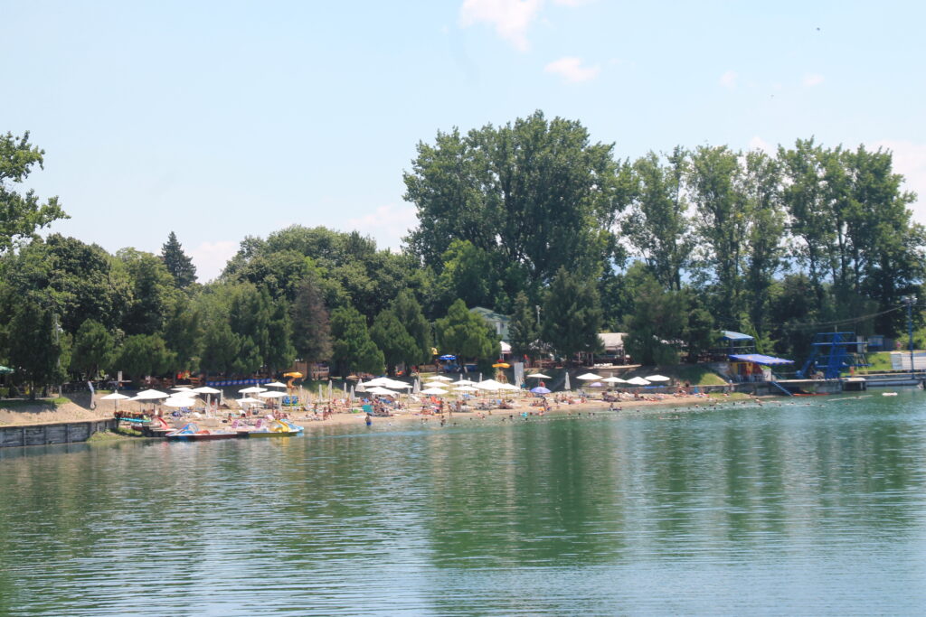 bela crkva plaža