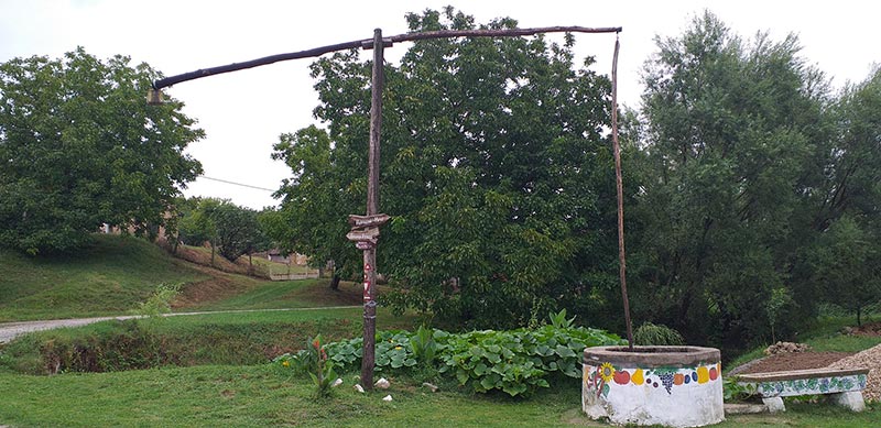 Đeram sa bunarom na raskrsnici