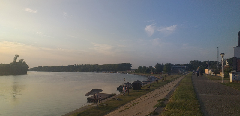 Kej na Tisi i plaža
