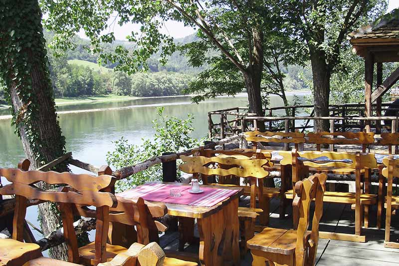 Restoran kraj puta za Vrhpolje