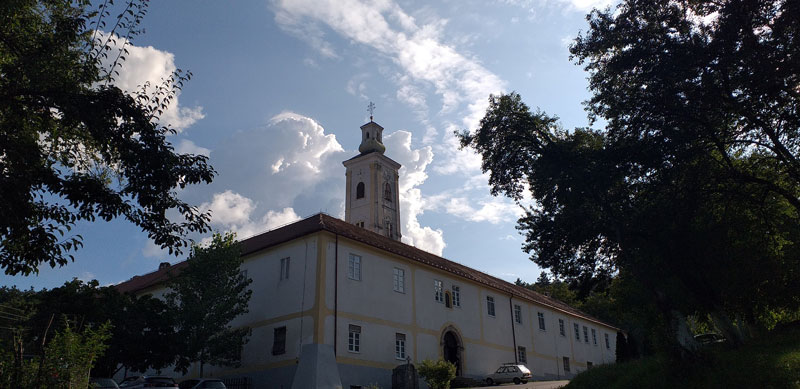 panorama manastira Velika Remeta